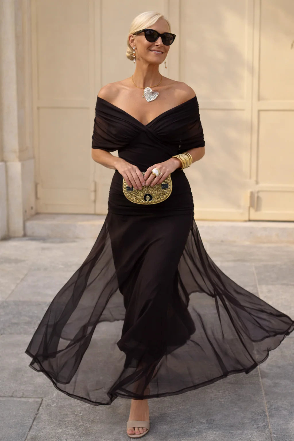 Luisa | Elegante vestido largo con escote en V que realza la silueta