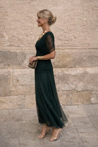 Luisa | Elegante vestido largo con escote en V que realza la silueta