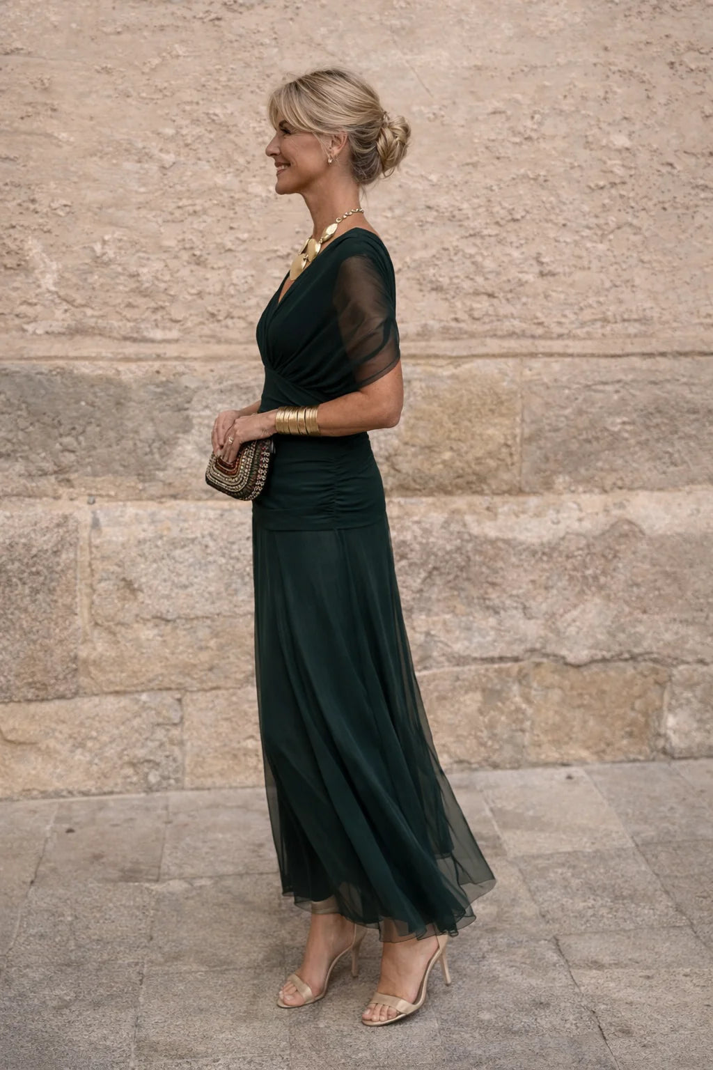Luisa | Elegante vestido largo con escote en V que realza la silueta